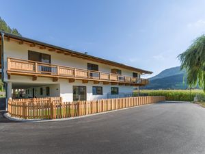 24035250-Ferienwohnung-4-Stumm im Zillertal-300x225-4