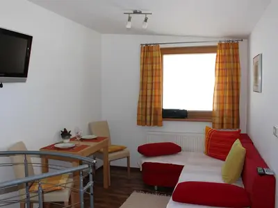 Ferienwohnung-Hollaus-Elisabeth-Stumm-Sofa