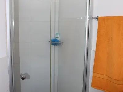 Ferienwohnung-Hollaus-Elisabeth-Stumm-Dusche