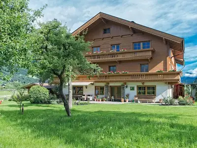 Paulerhof-Haus-Sommer