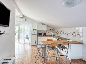 23539117-Ferienwohnung-4-Stupin Čeline-300x225-3