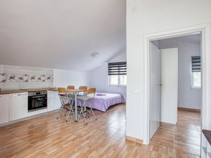 23539117-Ferienwohnung-4-Stupin Čeline-300x225-4