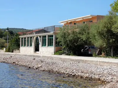 Ferienwohnung für 3 Personen in Sućuraj 4/10