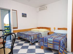 Ferienwohnung für 3 Personen (17 m²) in Sućuraj