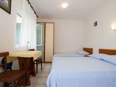 Ferienwohnung für 3 Personen in Sućuraj 10/10