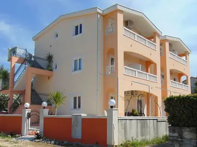 Ferienwohnung für 3 Personen in Sućuraj 2/10