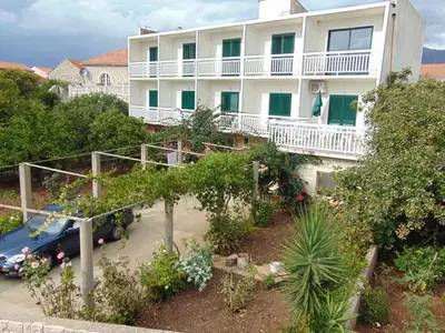 Ferienwohnung für 3 Personen in Sućuraj 1/10