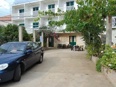 Ferienwohnung für 3 Personen in Sućuraj 4/10
