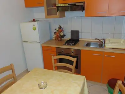 Ferienwohnung für 3 Personen in Sućuraj 6/10