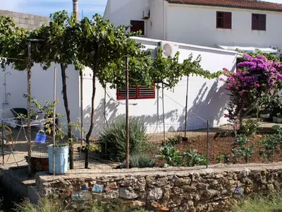 Ferienwohnung für 5 Personen in Sućuraj 2/10