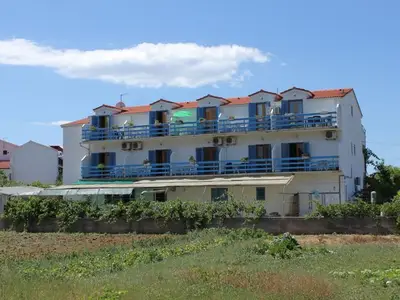 Ferienwohnung für 2 Personen in Sućuraj 1/10