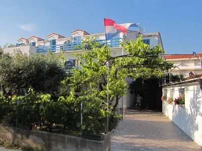 Ferienwohnung für 2 Personen in Sućuraj 4/10