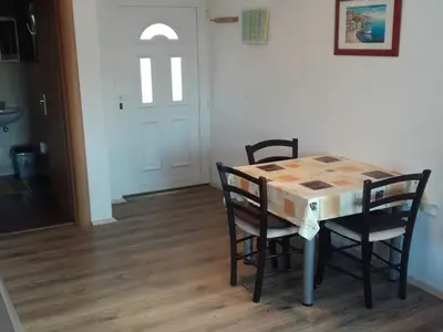 DiningRoom