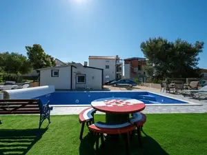 Ferienwohnung für 10 Personen (62 m²) in Sukošan