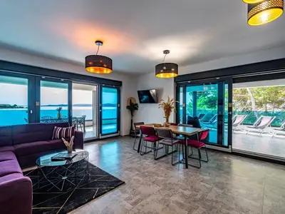 Ferienwohnung für 6 Personen (145 m²) in Sukošan 1/10