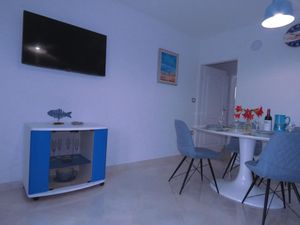 23044837-Ferienwohnung-4-Sukošan-300x225-4