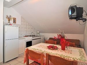 19285416-Ferienwohnung-0-Sukošan-300x225-2