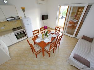 23932551-Ferienwohnung-7-Sukošan-300x225-0