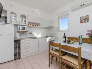 23940465-Ferienwohnung-4-Sukošan-300x225-1