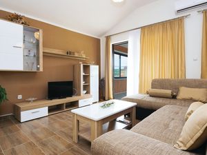 23740436-Ferienwohnung-7-Sukošan-300x225-1