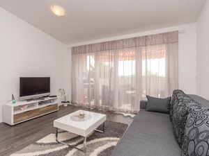 23741358-Ferienwohnung-5-Sukošan-300x225-5