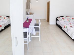 23754898-Ferienwohnung-2-Sukošan-300x225-5