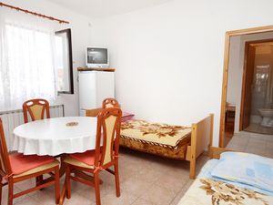 18322675-Ferienwohnung-4-Sukošan-300x225-1