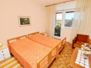 18688075-Ferienwohnung-5-Sukošan-300x225-5