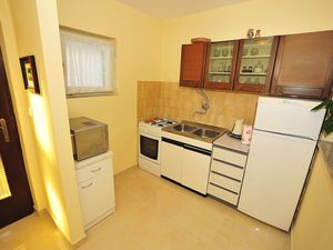 18692828-Ferienwohnung-5-Sukošan-300x225-3