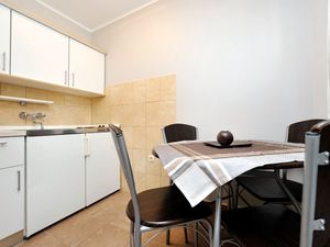 18693259-Ferienwohnung-4-Sukošan-300x225-1