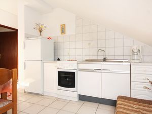 18693773-Ferienwohnung-4-Sukošan-300x225-1