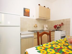 18689051-Ferienwohnung-5-Sukošan-300x225-4