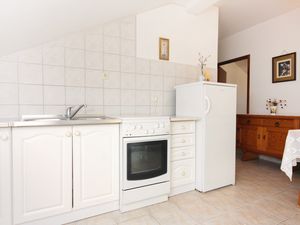 18689052-Ferienwohnung-3-Sukošan-300x225-3