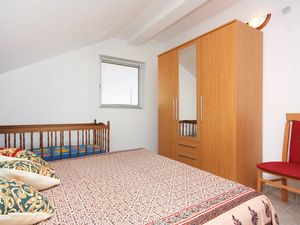 18689052-Ferienwohnung-3-Sukošan-300x225-5