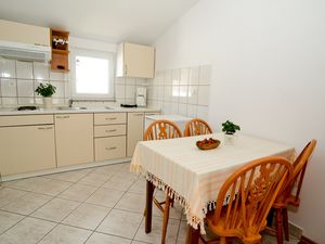 18975554-Ferienwohnung-3-Sukošan-300x225-1