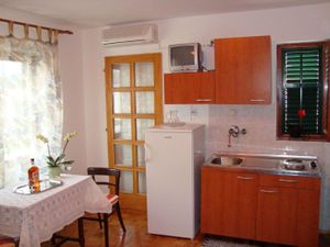 19367870-Ferienwohnung-2-Sukošan-300x225-1