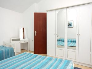 22947553-Ferienwohnung-4-Sukošan-300x225-5