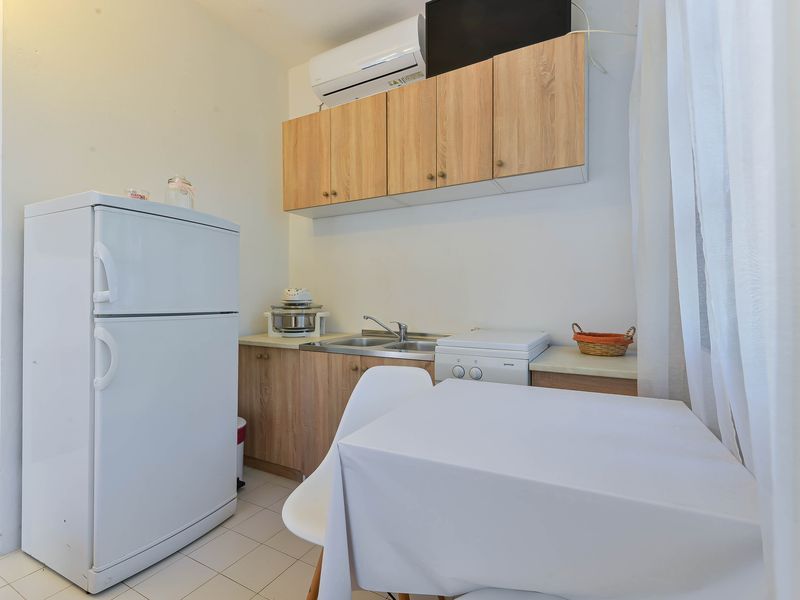 23589261-Ferienwohnung-2-Sukošan-800x600-2