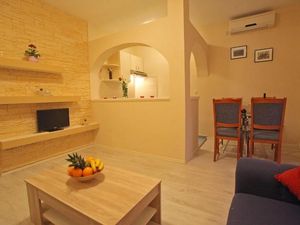 24009671-Ferienwohnung-6-Sukošan-300x225-4