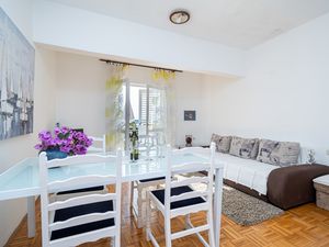 23928804-Ferienwohnung-4-Sukošan-300x225-4