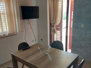 23931457-Ferienwohnung-6-Sukošan-300x225-3