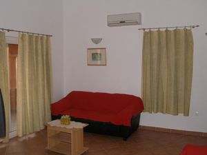 23932122-Ferienwohnung-6-Sukošan-300x225-4