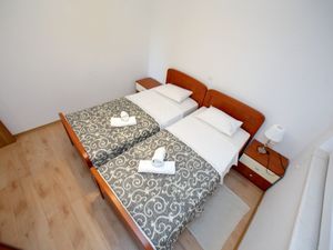 23932551-Ferienwohnung-7-Sukošan-300x225-4