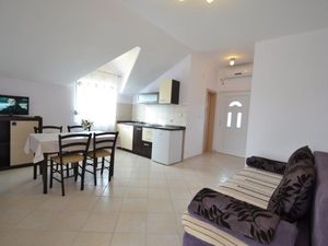 23932663-Ferienwohnung-4-Sukošan-300x225-1