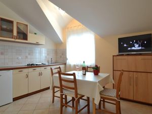 23932664-Ferienwohnung-4-Sukošan-300x225-2