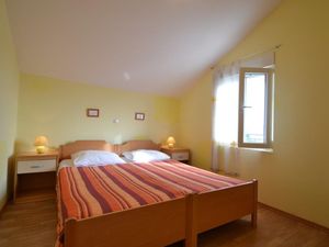 23932664-Ferienwohnung-4-Sukošan-300x225-5