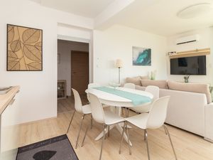 24034680-Ferienwohnung-4-Sukošan-300x225-2