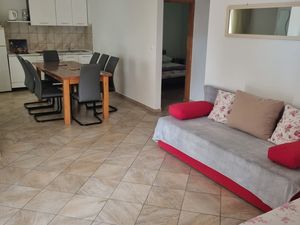 24014727-Ferienwohnung-8-Sukošan-300x225-1