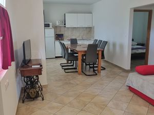 24014727-Ferienwohnung-8-Sukošan-300x225-2