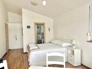 22947559-Ferienwohnung-2-Sukošan-300x225-3